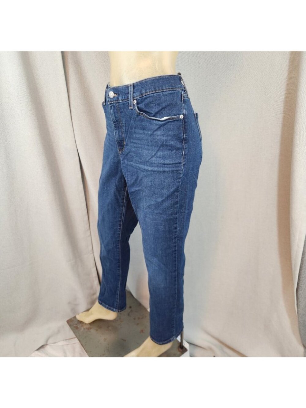 Levis Blue Med Wash Classic Straight Denim Blue Jeans Size 12 LARGE 32 Wx 29 I - Picture 7 of 8